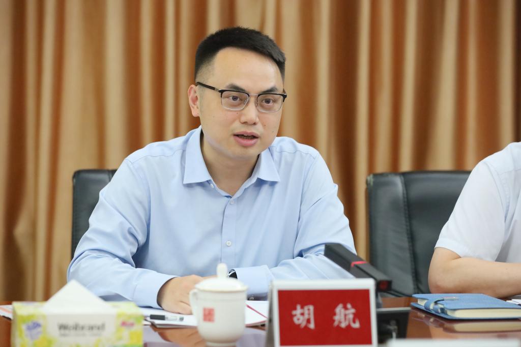 就全面深化校企合作座谈交流